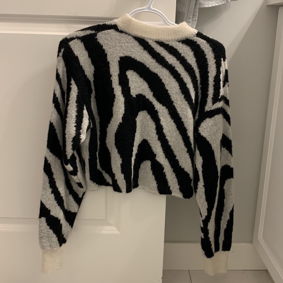 Aritzia Utica Zebra Print Cropped Sweater - Picture 2 of 3